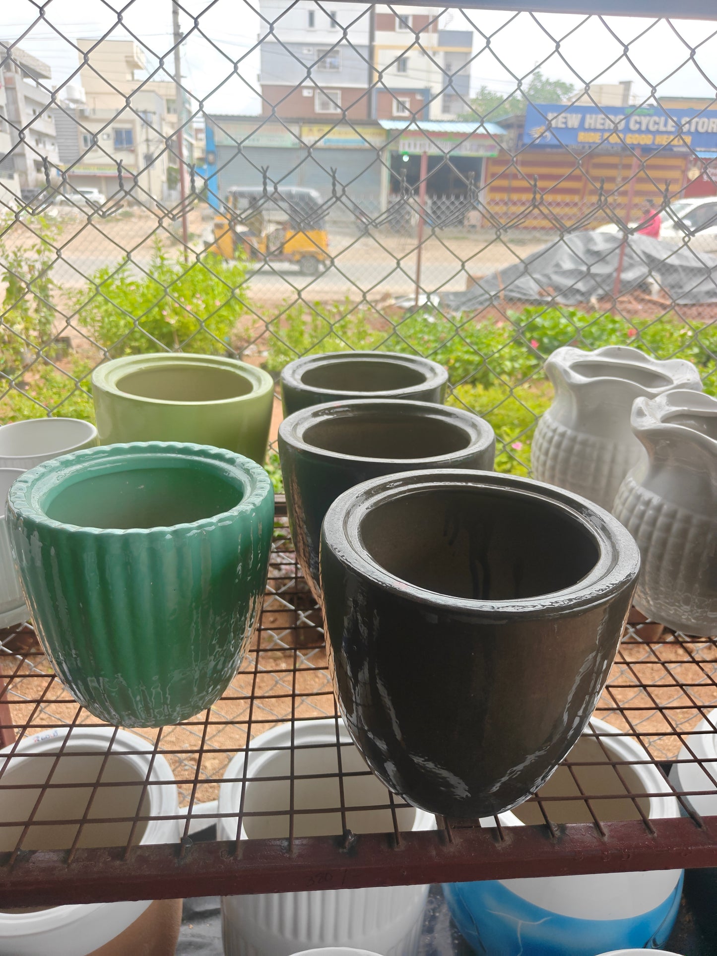 Ceramic 10 Inch Pot
