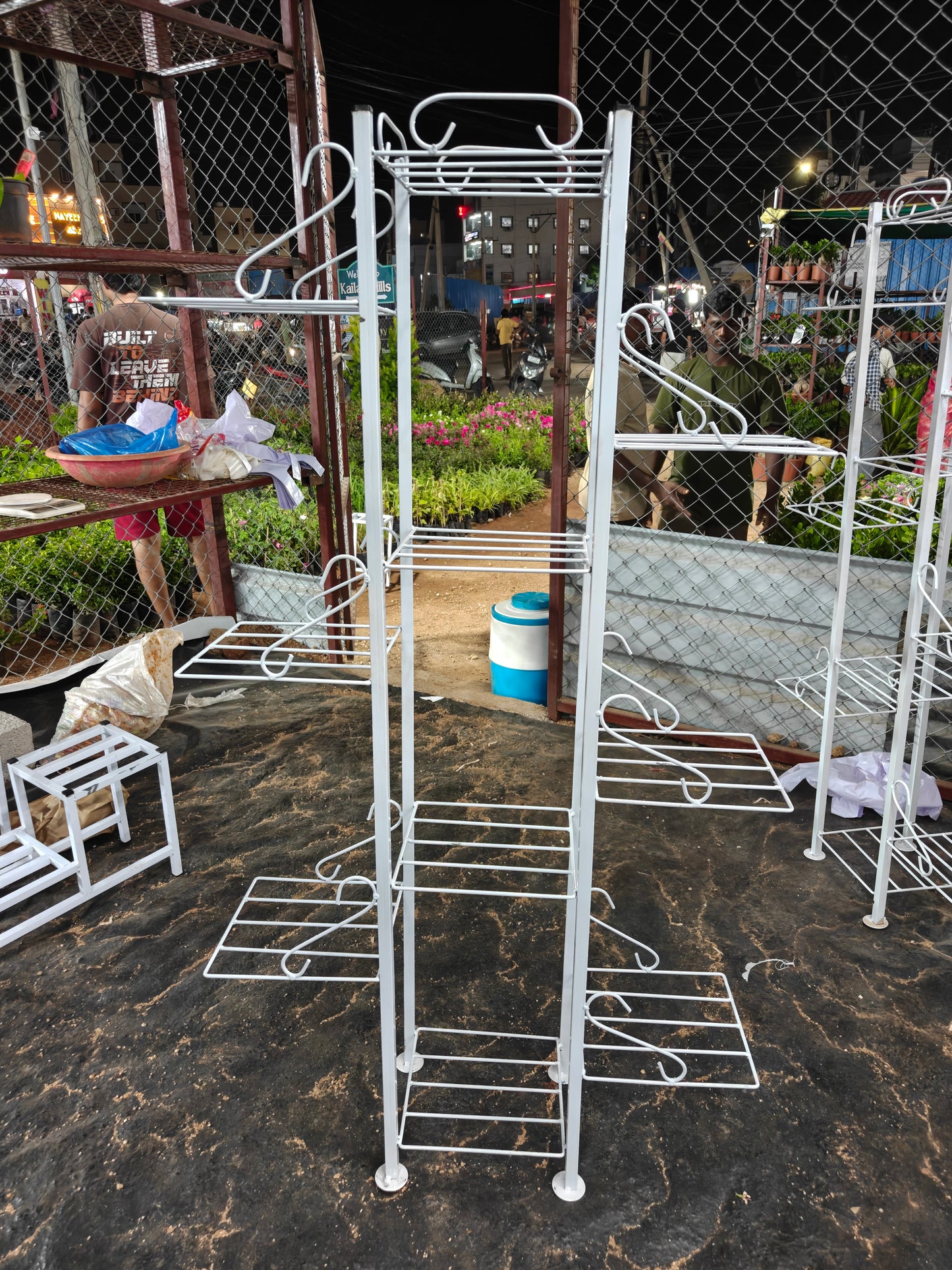 C10 Sathvik Iron Stand