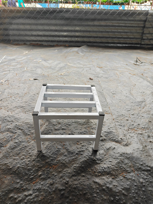 Square one step stand