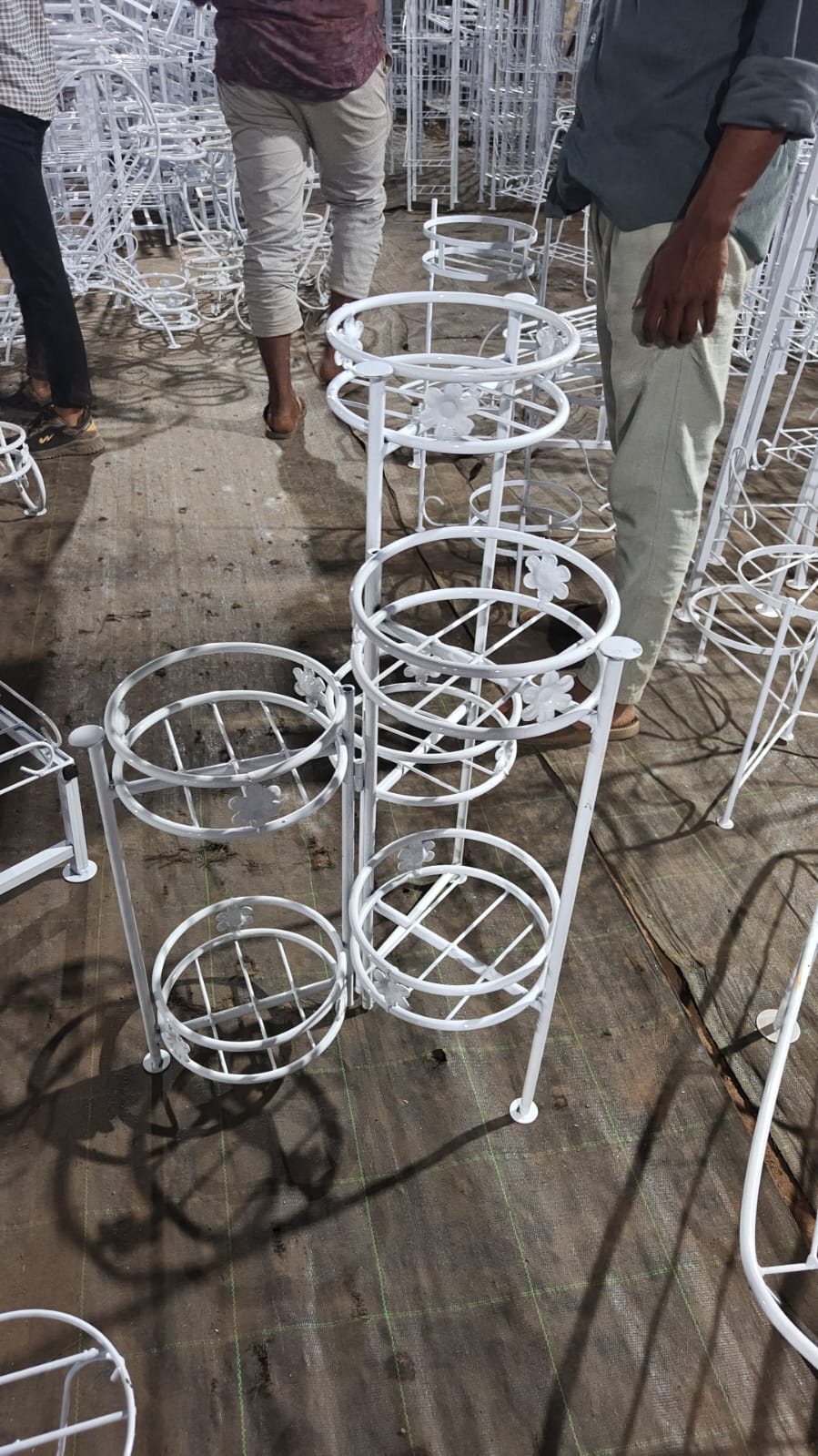 Folding 6 Pot Stand