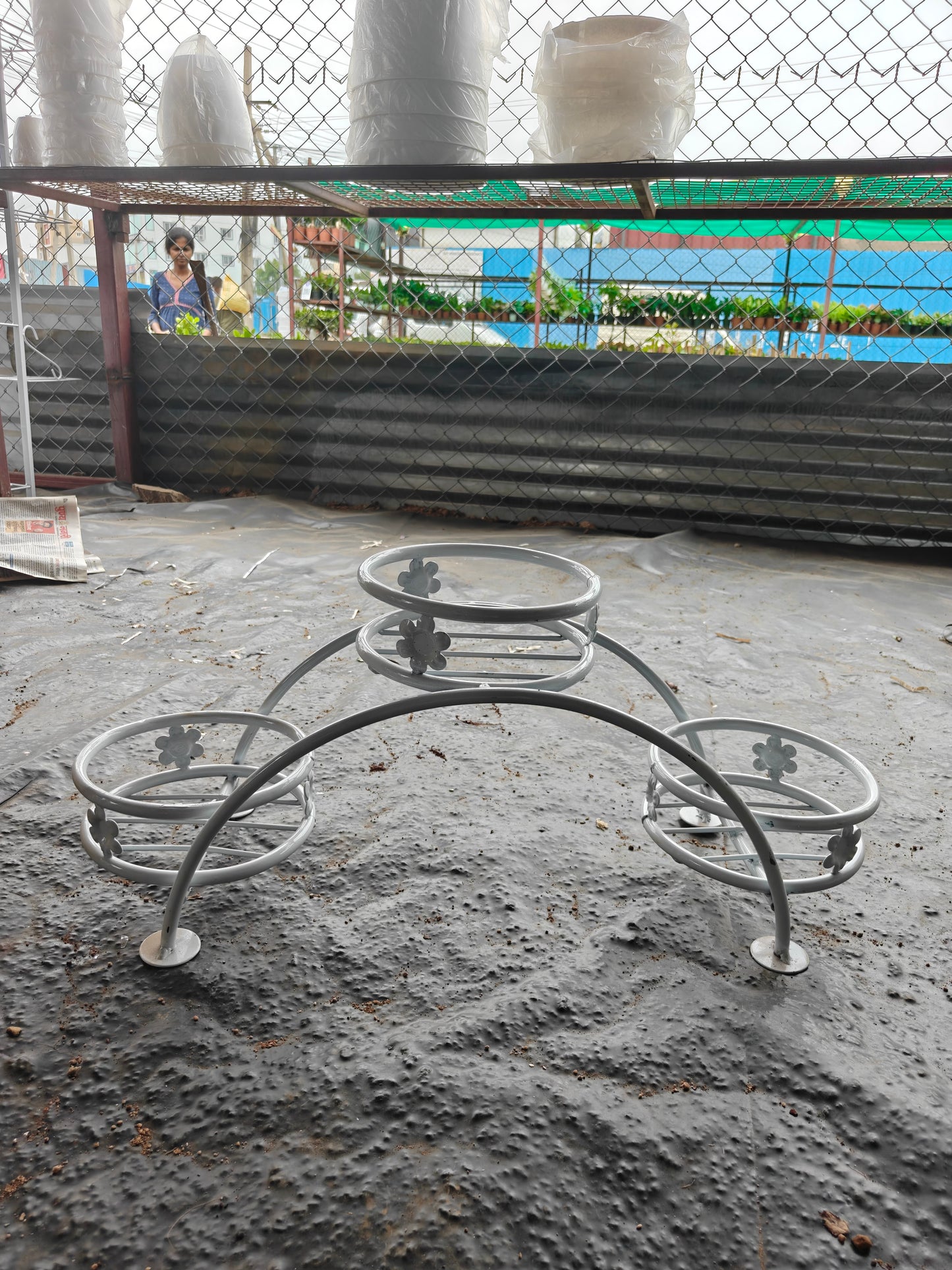 Bridge type iron stand