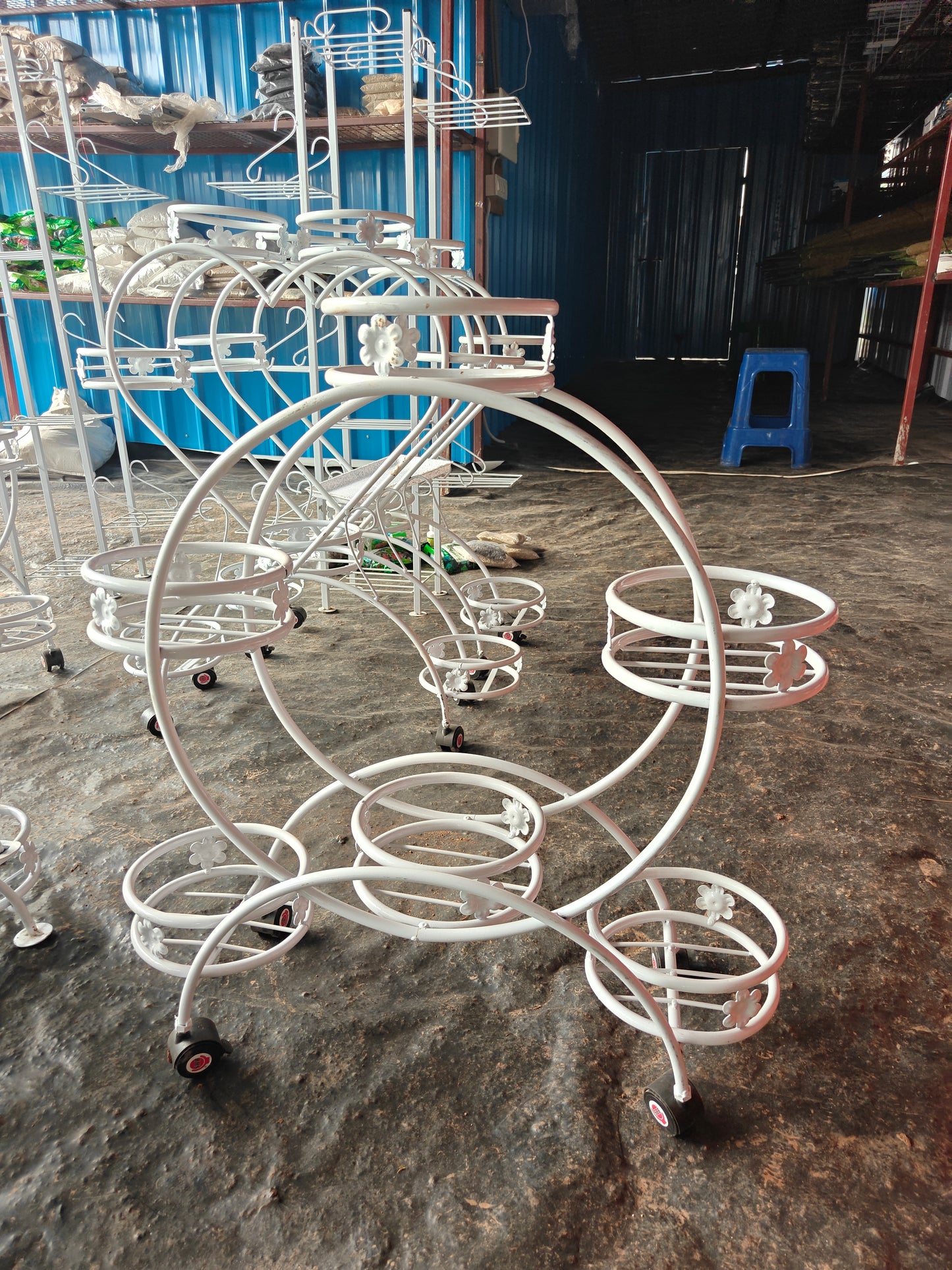 Iron stand 6 pot Round